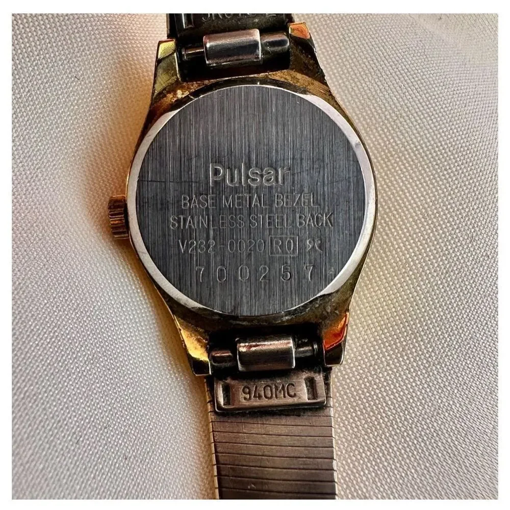 Pulsar gold tone stainless steel vintage watch